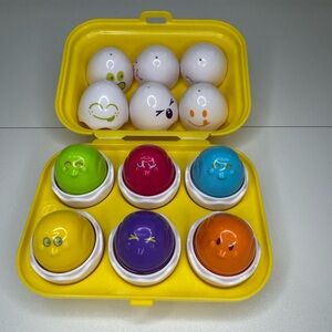 Vintage 1993 E1581 Tomy Egg Shape Sorting Hide N Squeak Toy Eggs & Yellow Carton